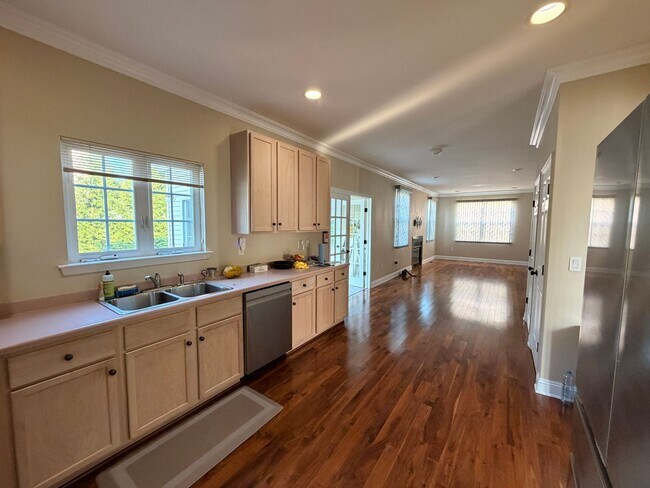 Building Photo - 87 Timberhill Dr