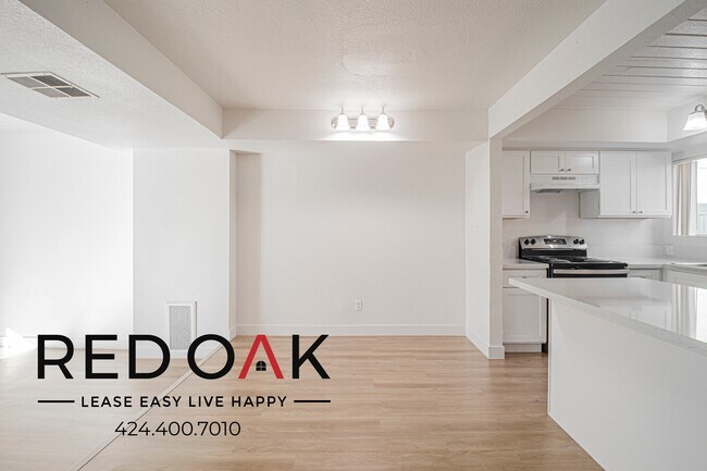 Building Photo - 855 S Citrus Ave