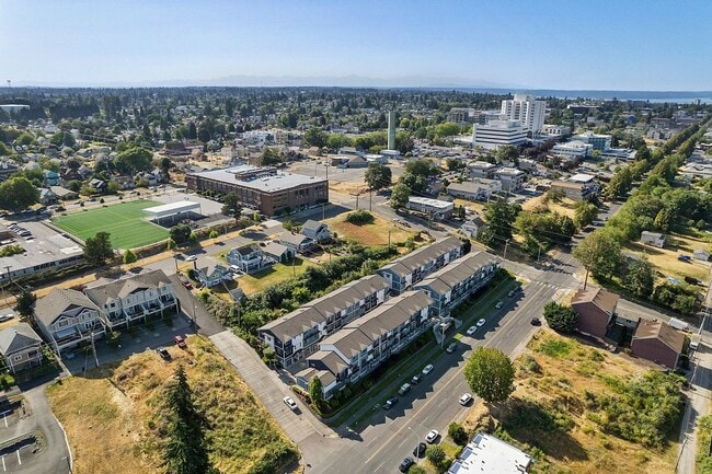 Building Photo - Modern 3-Story Tacoma Condo – Downtown Cit...
