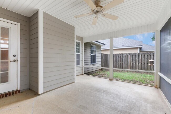 Building Photo - 2521 Heathrow Dr