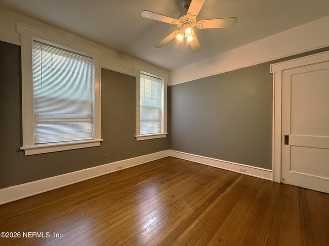 Building Photo - 146 W 6th St