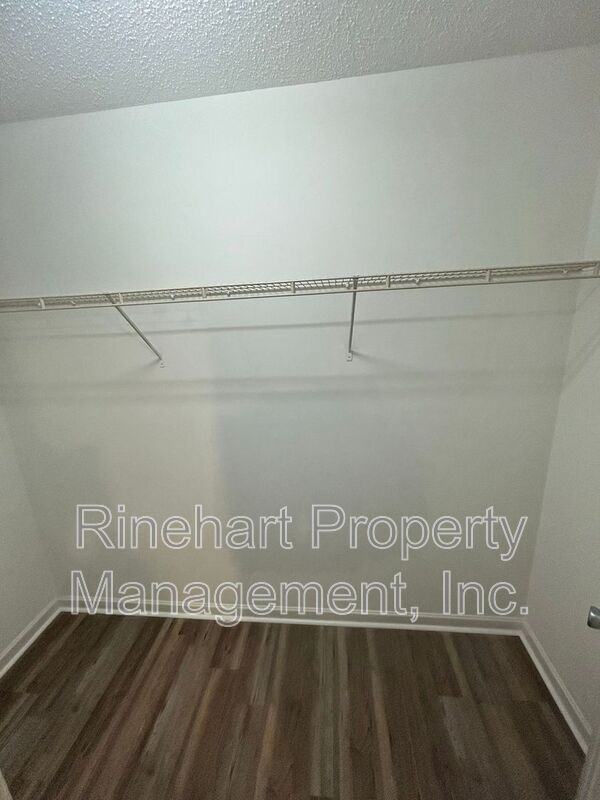 Building Photo - 1379 Pampas Cir
