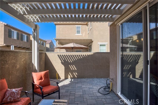 Building Photo - 520 Calle Vibrante