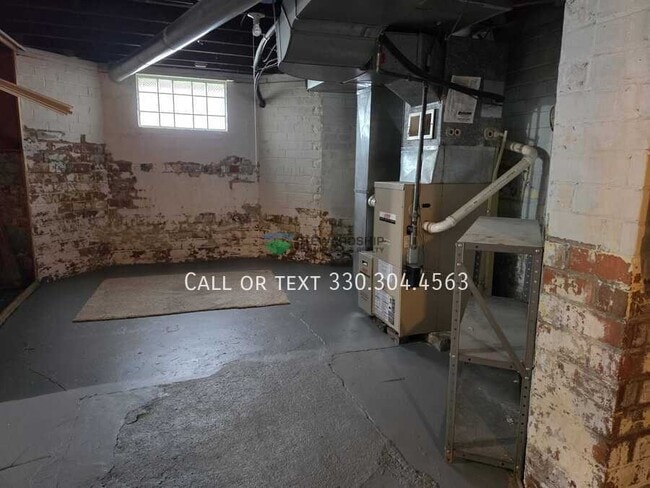 Building Photo - 213 Chestnut Ave NE