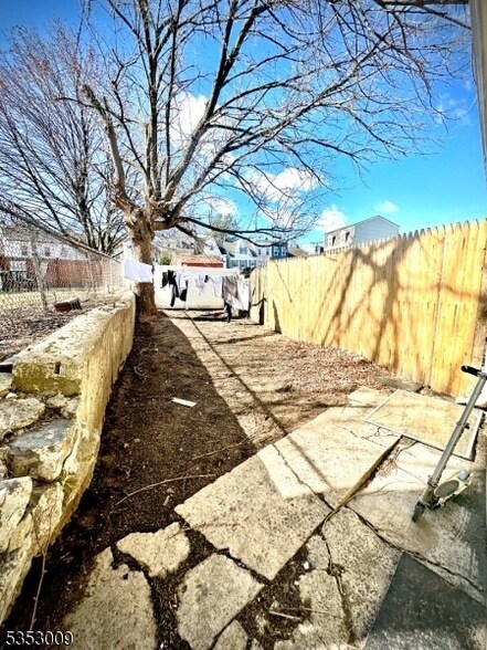 Building Photo - 10 Cedar Alley