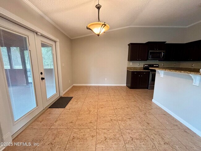 Building Photo - 9612 Clinton Corners Dr