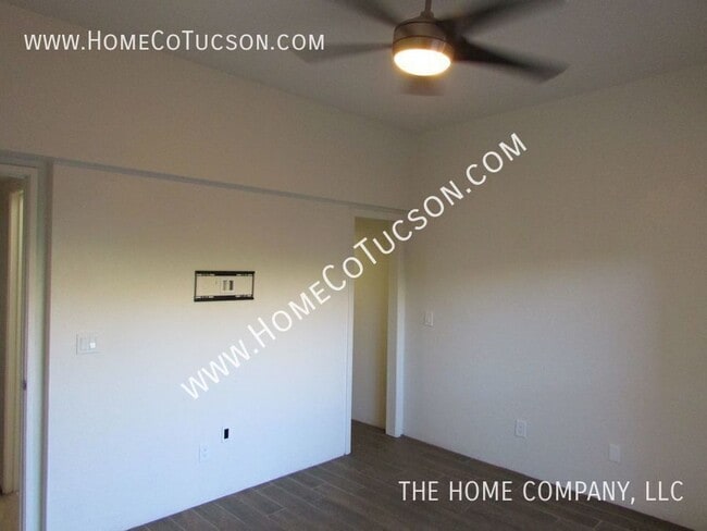 Building Photo - 3668 N Royal Prince Ct