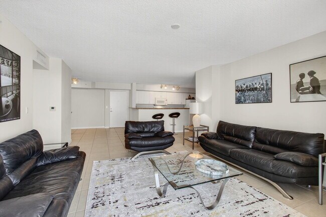 Building Photo - 3606 S Ocean Blvd