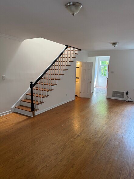 Building Photo - 1754 Seaton St NW