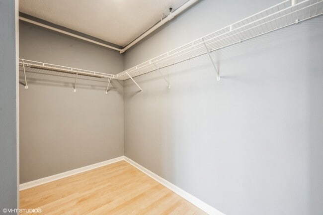 Building Photo - 111 W Maple St