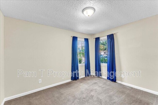 Building Photo - 2019 E 59th St