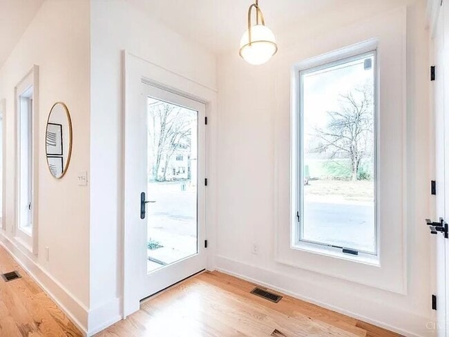 Building Photo - 1325 Knowlton St