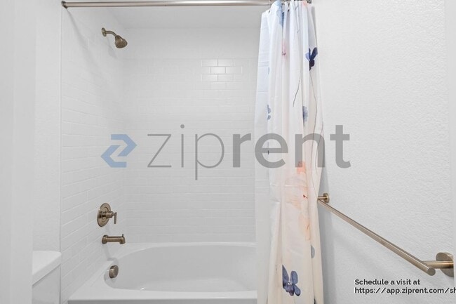 Building Photo - 15961 Mavericks Ln