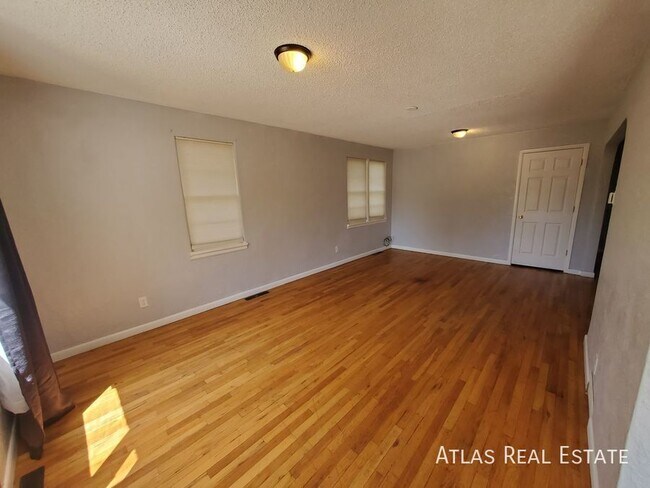 Building Photo - 2130 5th Ave