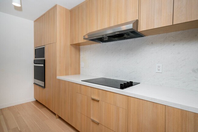 Building Photo - 432 Edgehill Ln