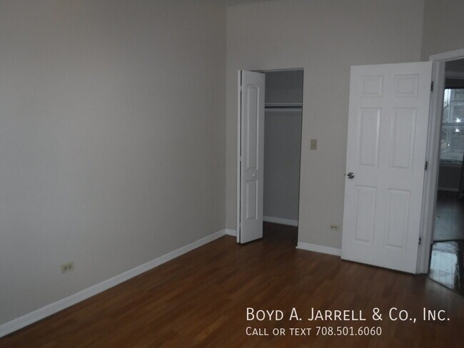 Building Photo - 5657 S Indiana Ave
