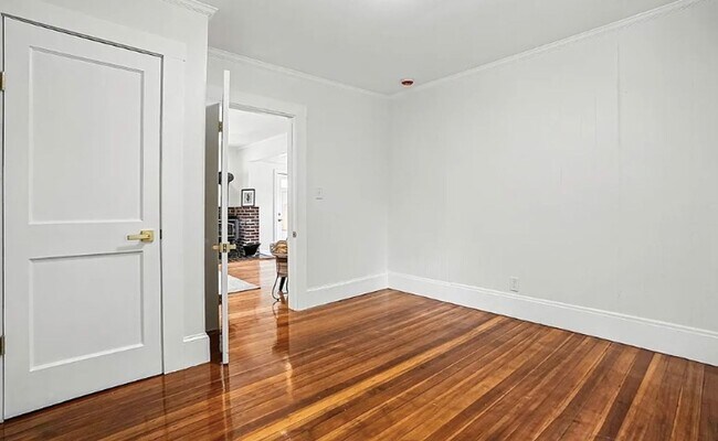 Building Photo - newly renovated 4 bdr farm house