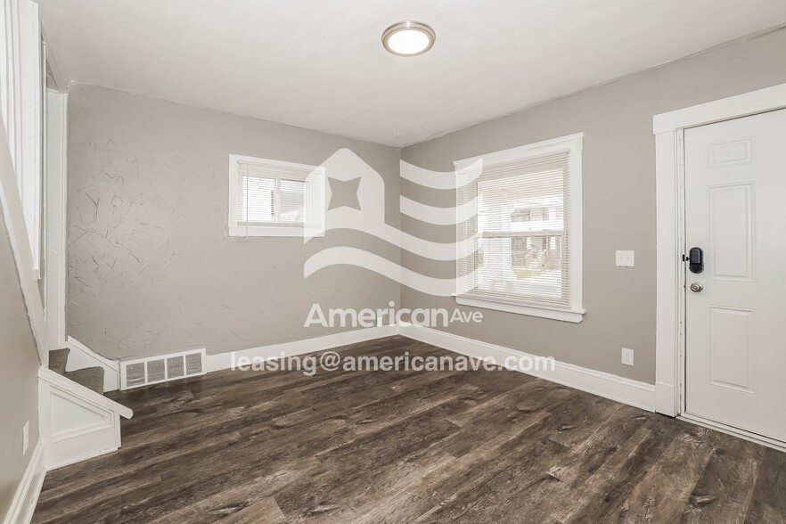 Building Photo - 4907 Gifford Ave