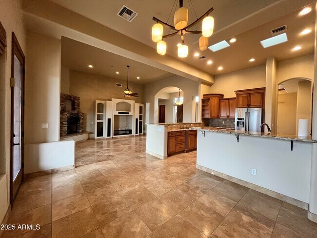 Building Photo - 6128 E Duane Ln