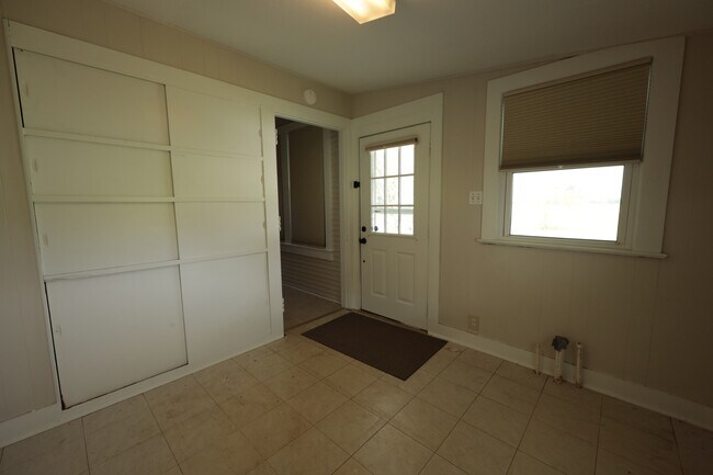 Building Photo - 2389 CR 158