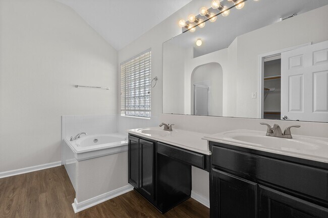 Building Photo - 6222 Founding Dr