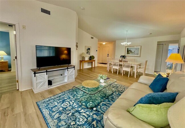 Building Photo - 5800 Sabal Trace Dr