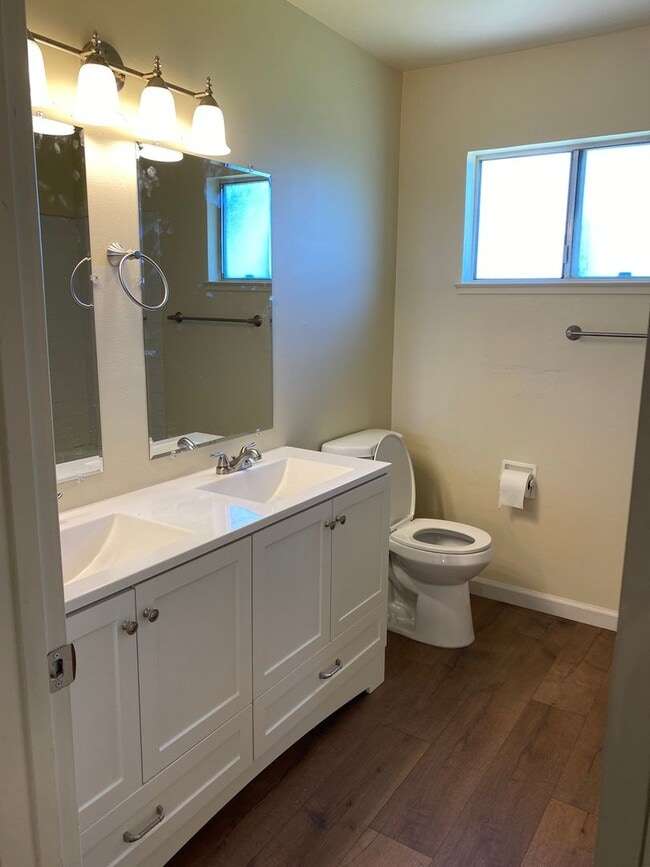 Building Photo - Coming Soon - Beautifully remodeled 5 bed/ 2.5 bath with huge backyard