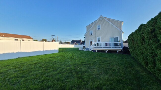 Building Photo - 133 Phenix Ave