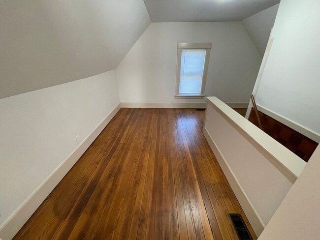 Building Photo - New Appliances + HUGE Fenced Backyard