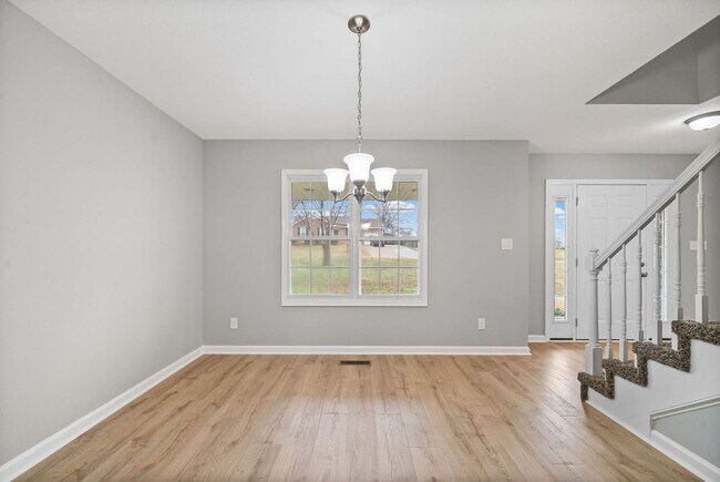 Building Photo - Spacious 3 bedroom 2 1/2 bath home for rent!