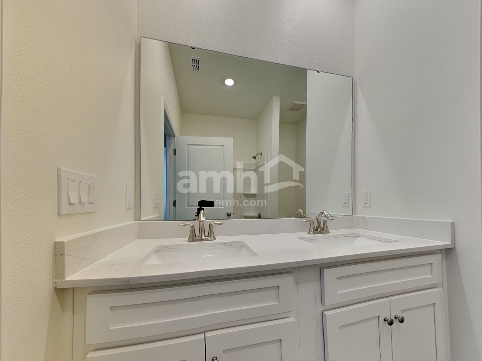 Building Photo - 1533 Blue Nile Pt