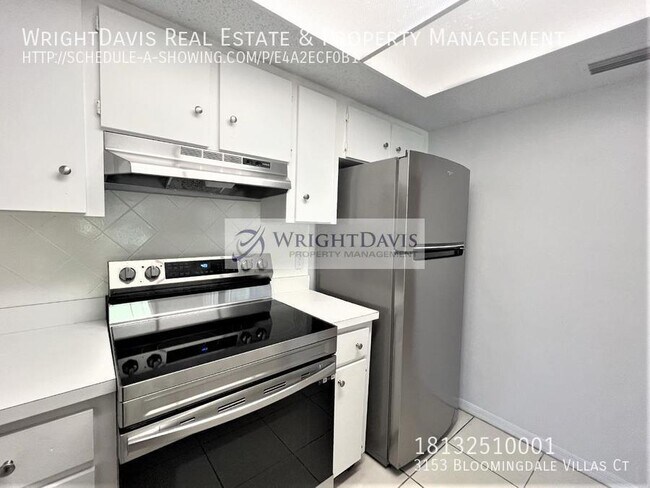 Building Photo - 3153 Bloomingdale Villas Ct