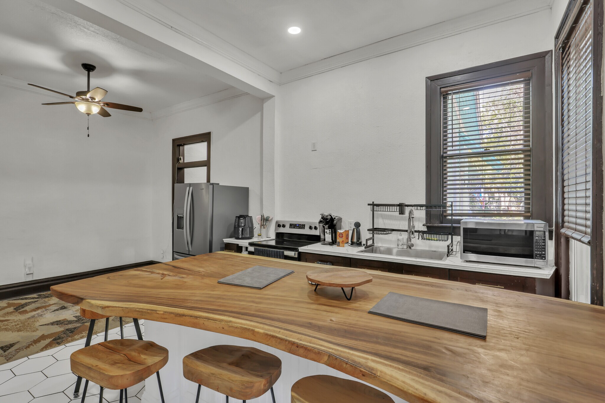 Kitchen / Dinning Space - Common Space - 51 E 4th St
