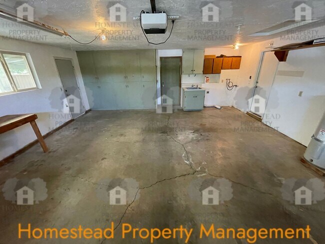 Building Photo - 130 Cottonwood Ct