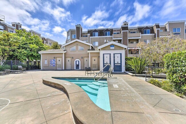 Building Photo - COMING SOON!!! BEAUTIFUL 1BD/1BA CONDO IN EMERYVILLE CA