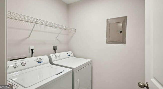 Building Photo - 100 Pinhurst Dr