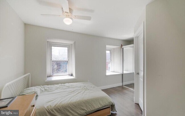 Building Photo - 3813 Baring St