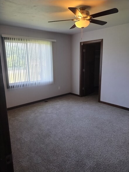 BR witlk-in closet - 1340 Moon Ridge Ct