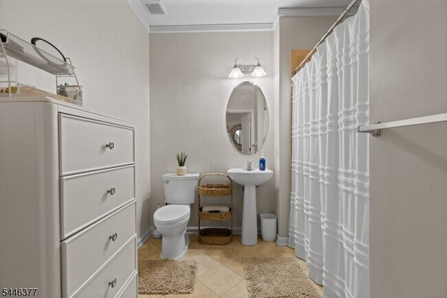 Building Photo - 407 River Place