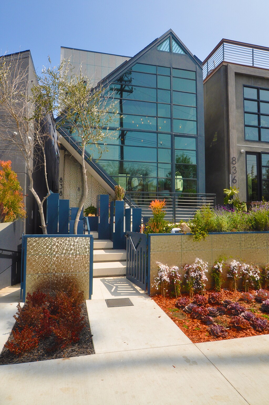 Building Photo - 838 California Ave