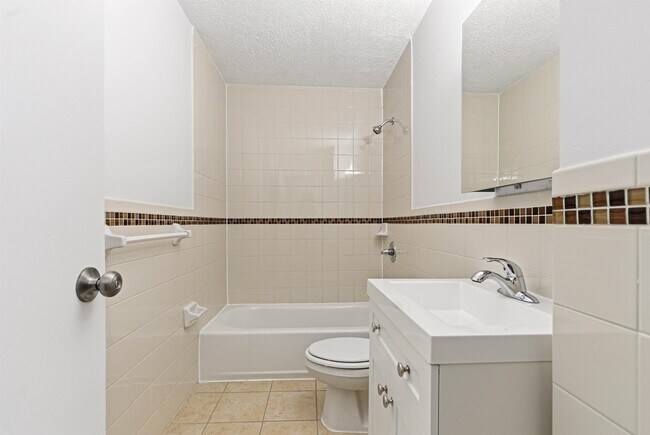 Building Photo - 5601 JFK Blvd E