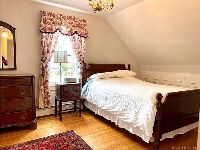 Building Photo - 43 Neck Rd