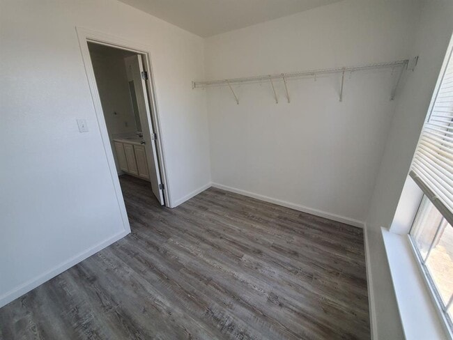 Building Photo - 1014 Glen Meadow Cove