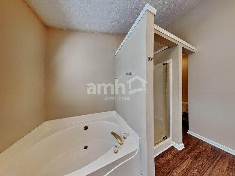 Building Photo - 4283 Cabretta Dr SE