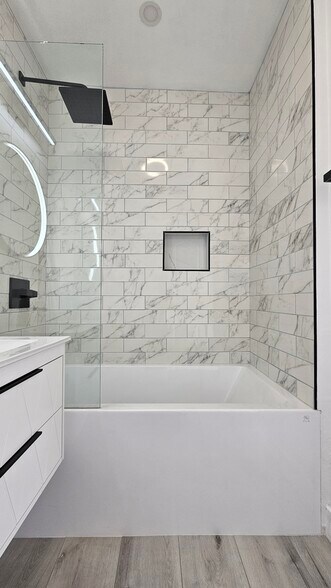 Building Photo - 3422 Glenalbyn Dr