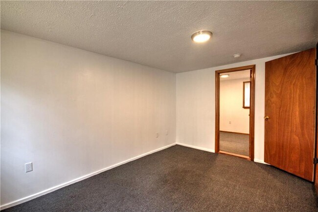 Building Photo - 177 Boyden St