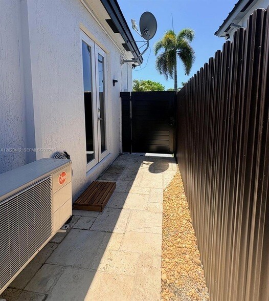 Building Photo - 3031 SW 149th Ave