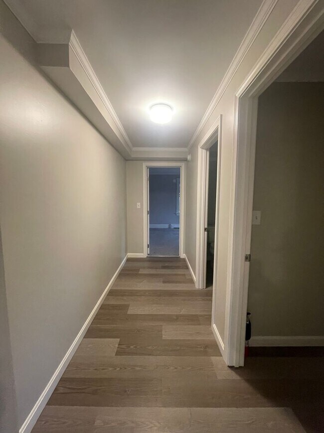 Building Photo - 3 Hanson Ridge Rd