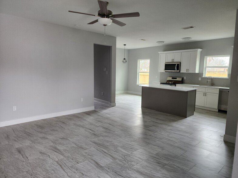 Living Room/Kitchen - 6116 Trescon Dr