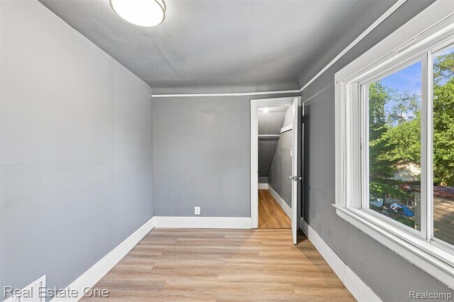 Building Photo - 15401 Littlefield St